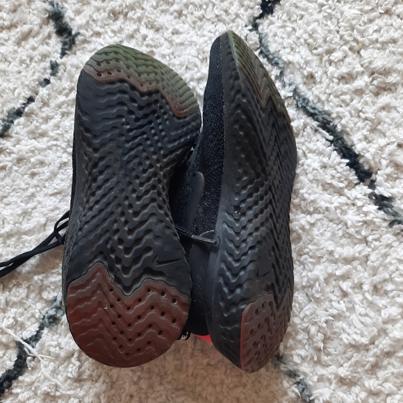 Nike Sneakers - Picture 3 of 5